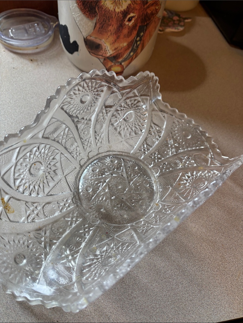 Source Unknown Clear Pressed Glass Decorative Serving Bowl